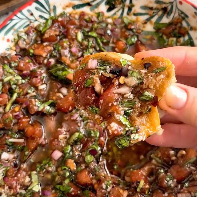 Balsamic Tomato Basil Bread Dip