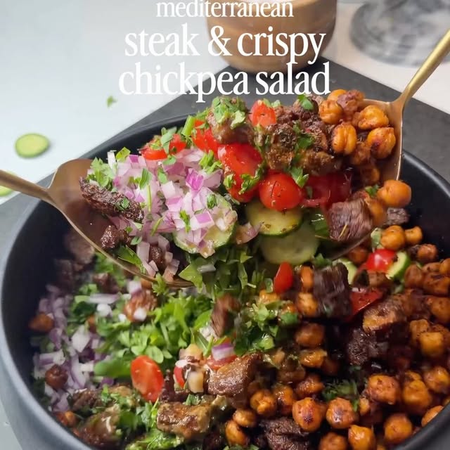Mediterranean Steak & Crispy Chickpea Salad